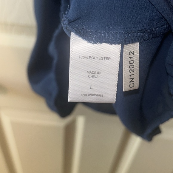 Navy sleeveless, tie back, tank top. Size L. - Picture 5 of 5